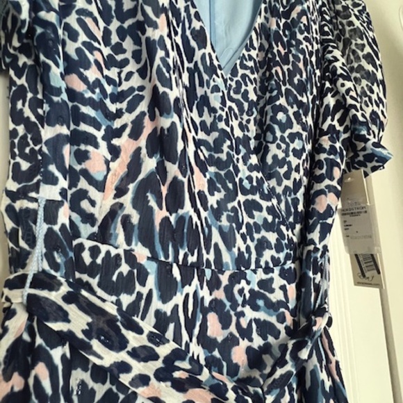 *NEW WITH TAGS* Eliza J Blue Leopard Flounce Hem Faux Wrap Dress - Size 10 - Picture 4 of 5
